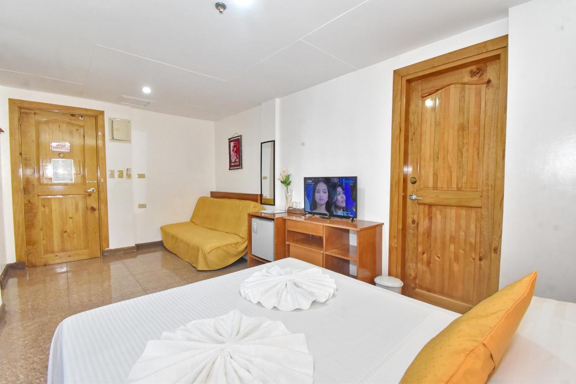 Blue Lotus Hotel Balabag  ห้อง รูปภาพ