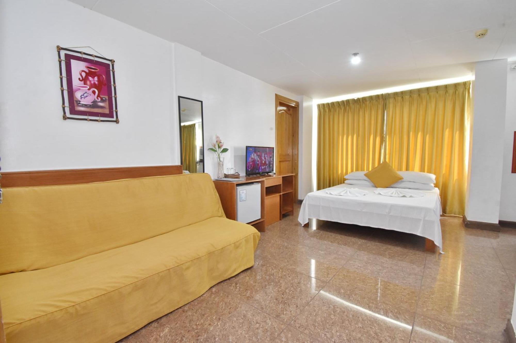 Blue Lotus Hotel Balabag  ห้อง รูปภาพ
