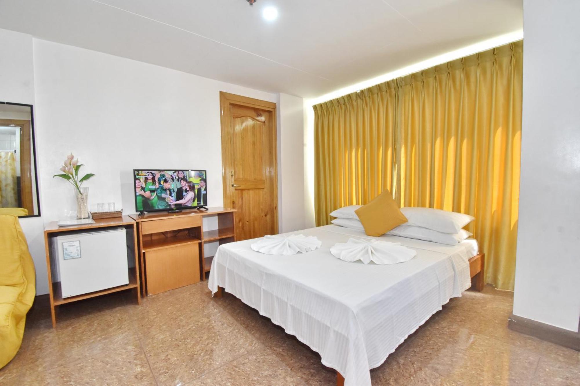 Blue Lotus Hotel Balabag  ห้อง รูปภาพ